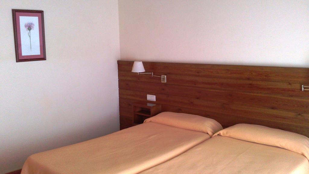 Hotel Pla Del Pi Prats I Sansor Стая снимка