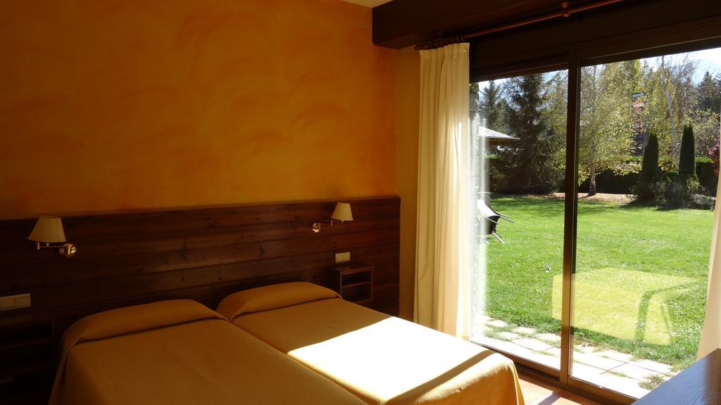 Hotel Pla Del Pi Prats I Sansor Стая снимка