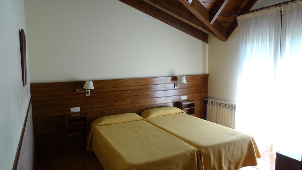 Hotel Pla Del Pi Prats I Sansor Стая снимка