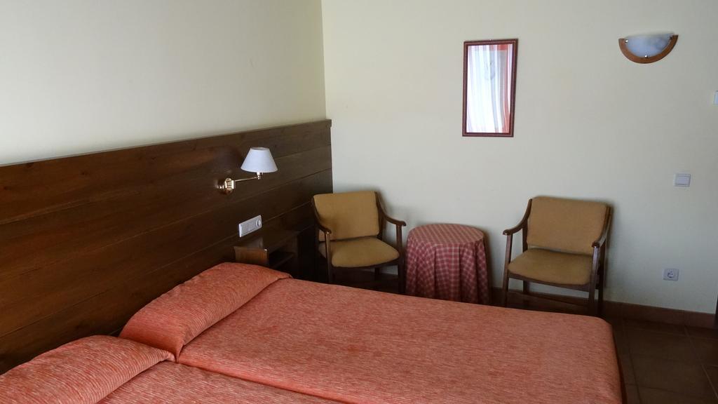Hotel Pla Del Pi Prats I Sansor Стая снимка