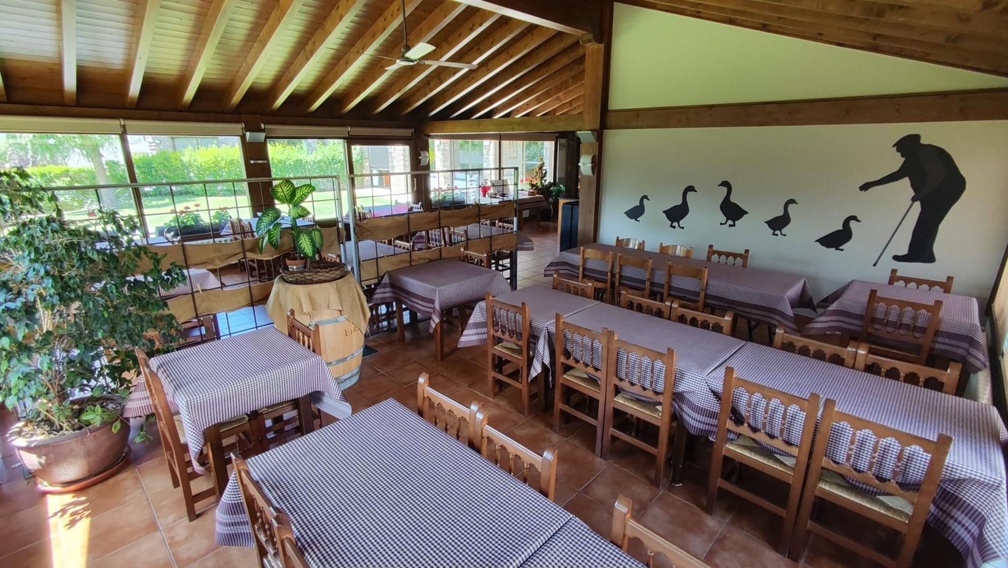 Hotel Pla Del Pi Prats I Sansor Екстериор снимка
